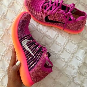 NIKE FREE RUN FLYKNIT
